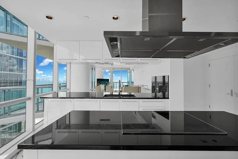 17121 Collins Ave, Golden Beach, Florida, United States. - Photo 6
