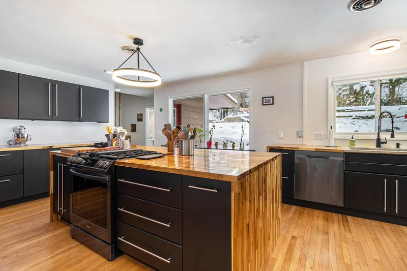 2146 Treehaven Drive, Kalamazoo, Mi, 49008