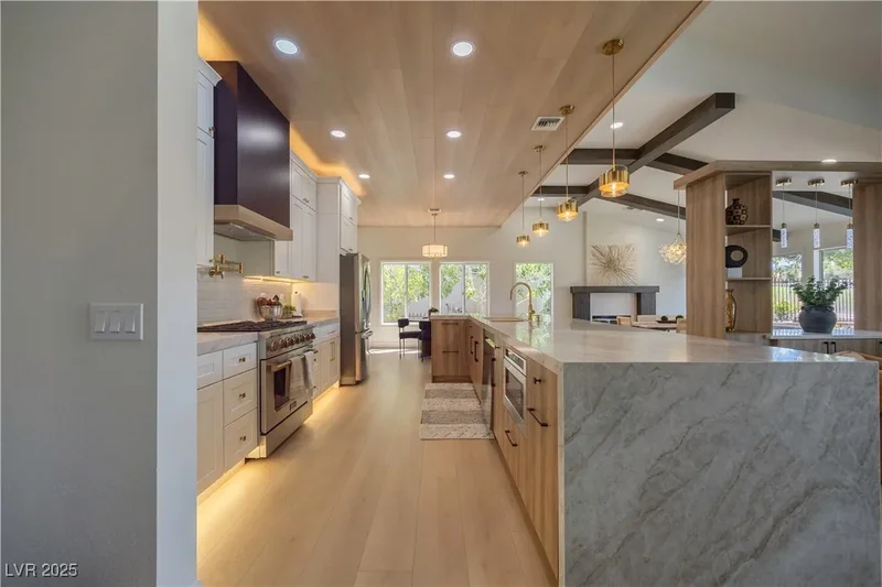 2633 Legend Drive, Las Vegas, Nevada, United States. - Photo 3