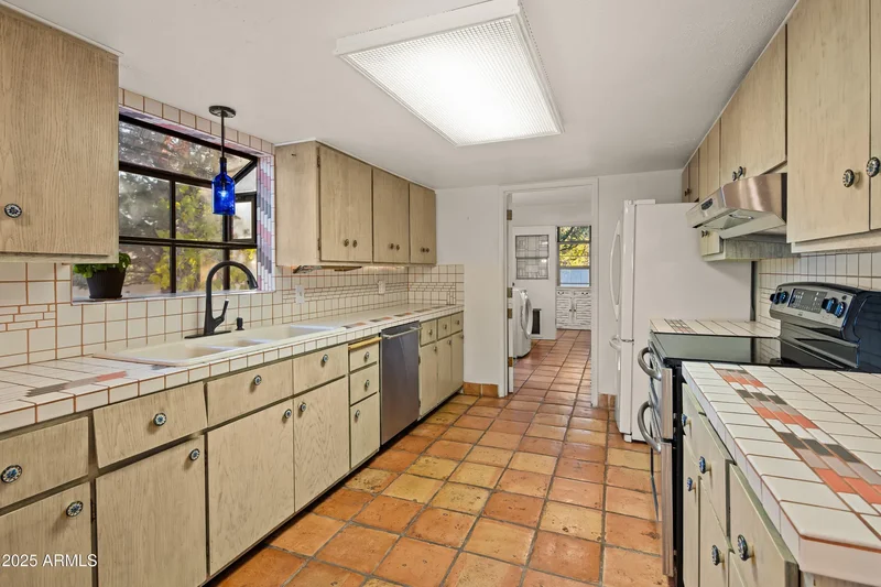 1655 Johnny Guitar Street, Sedona, AZ 86336, Sedona, Arizona, United States. - Photo 24