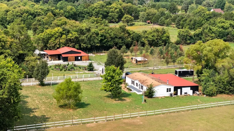 2600 Round Hill Rd, Belfast, Tennessee, United States. - Photo 60