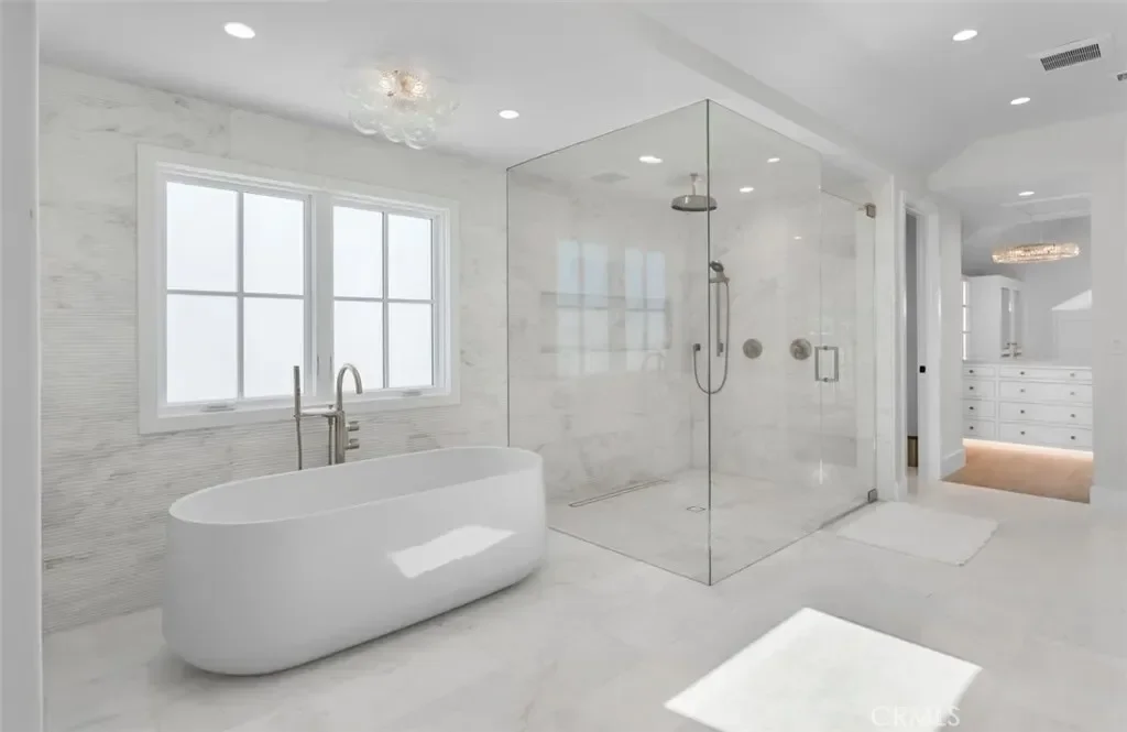 2401 Bayshore Drive, Newport Beach, California, United States. - Photo 36