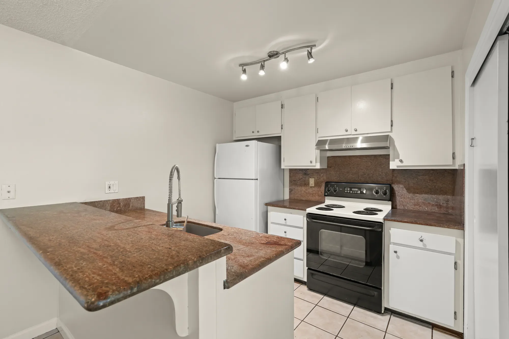 1372 Branham Lane Unit 1 , San Jose, CA 95118, San Jose, California, United States. - Photo 2