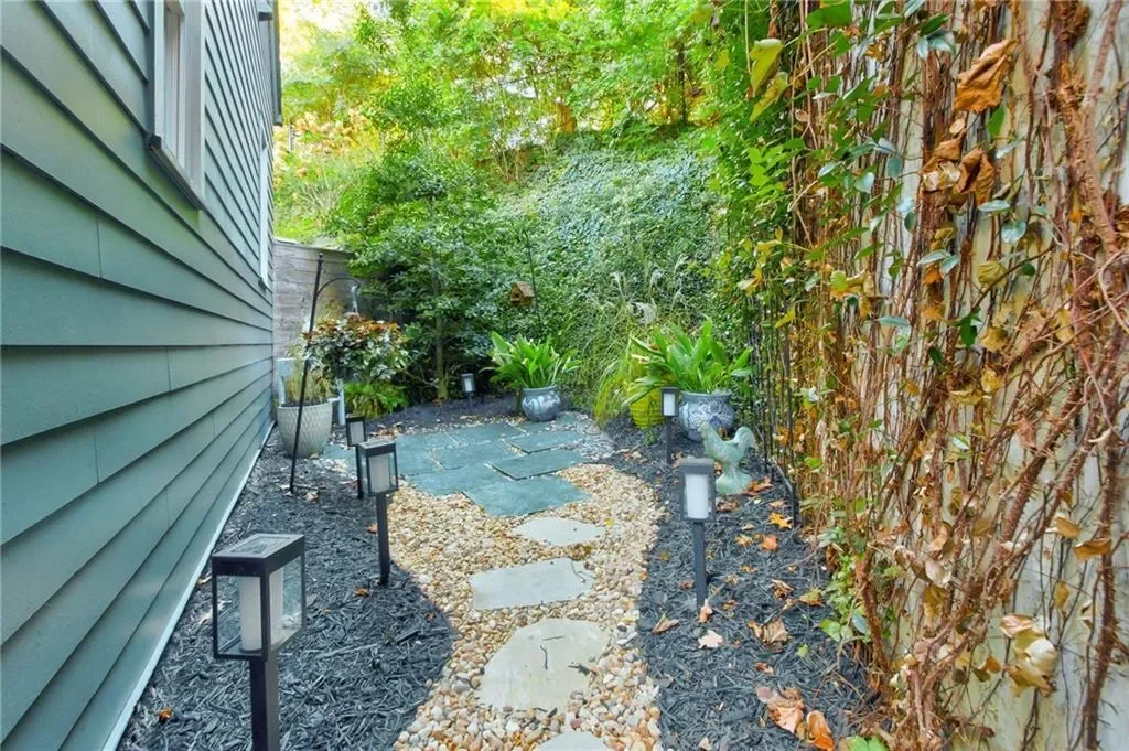 2188 Niles Place, Atlanta, Georgia, United States. - Photo 7
