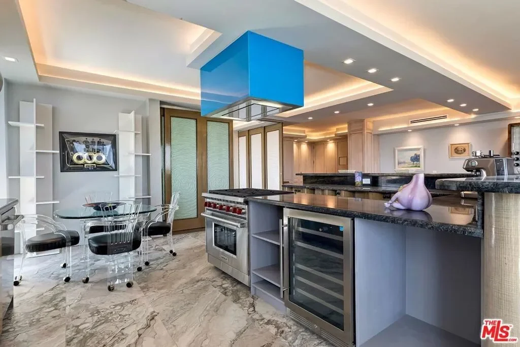 211 S Spalding Drive 603S, Beverly Hills, California, United States. - Photo 10