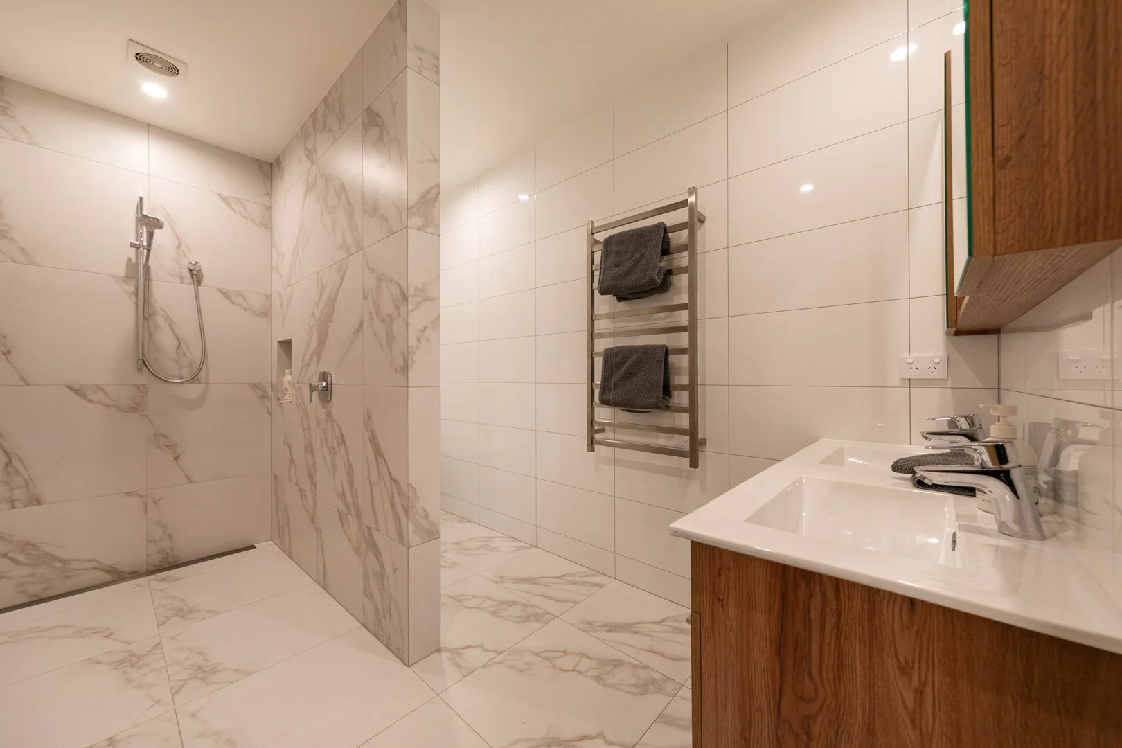 337 Beacon Point Road, Wānaka 9305, New Zealand, Wanaka, Otago, New Zealand. - Photo 17