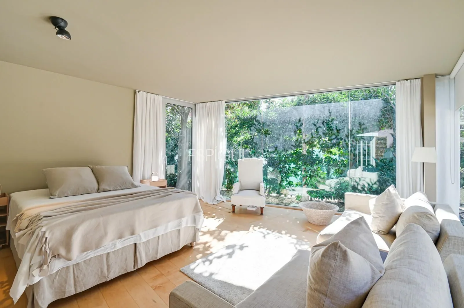 Gallery photo 11