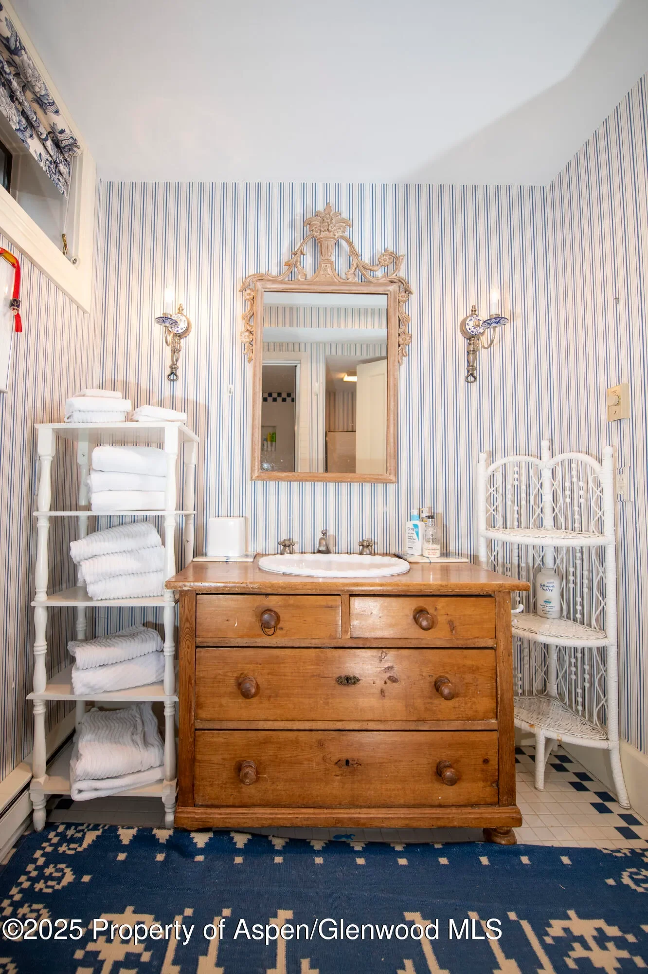 715 W Smuggler Street, Aspen, Colorado, United States. - Photo 3