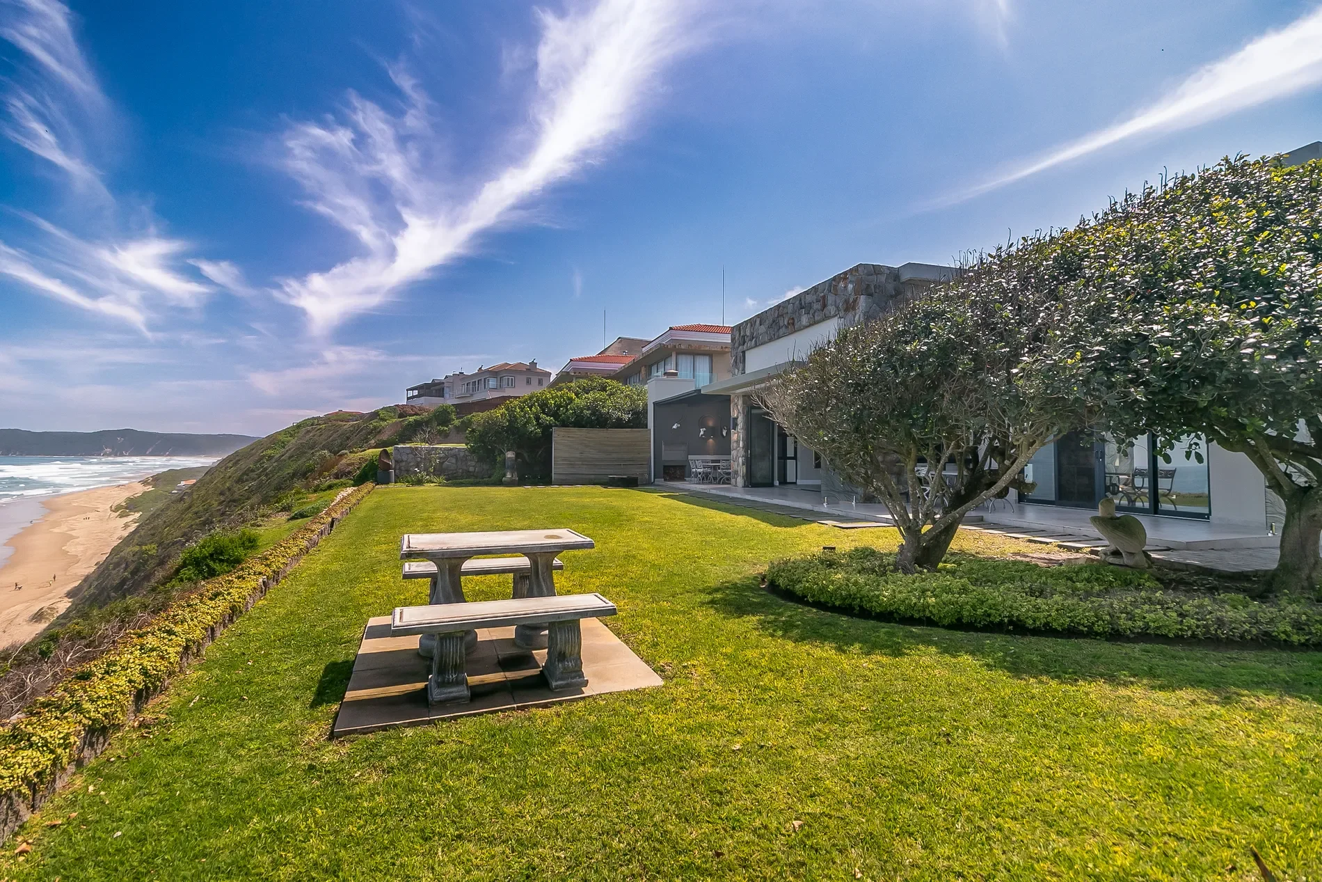 Exterior photo 10