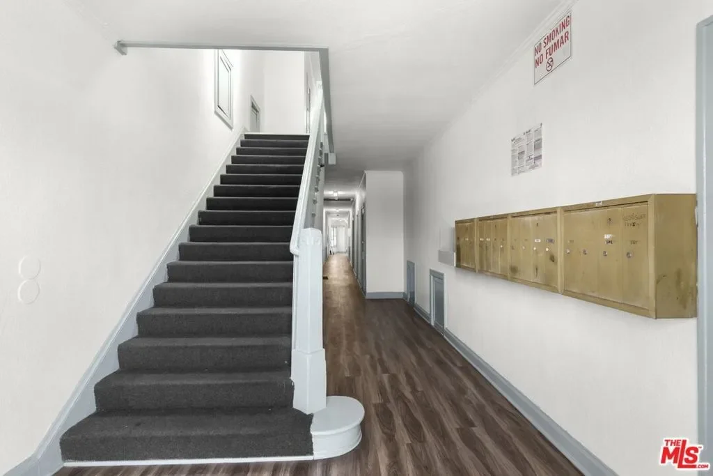225 W Adams Boulevard, Los Angeles, California, United States. - Photo 26