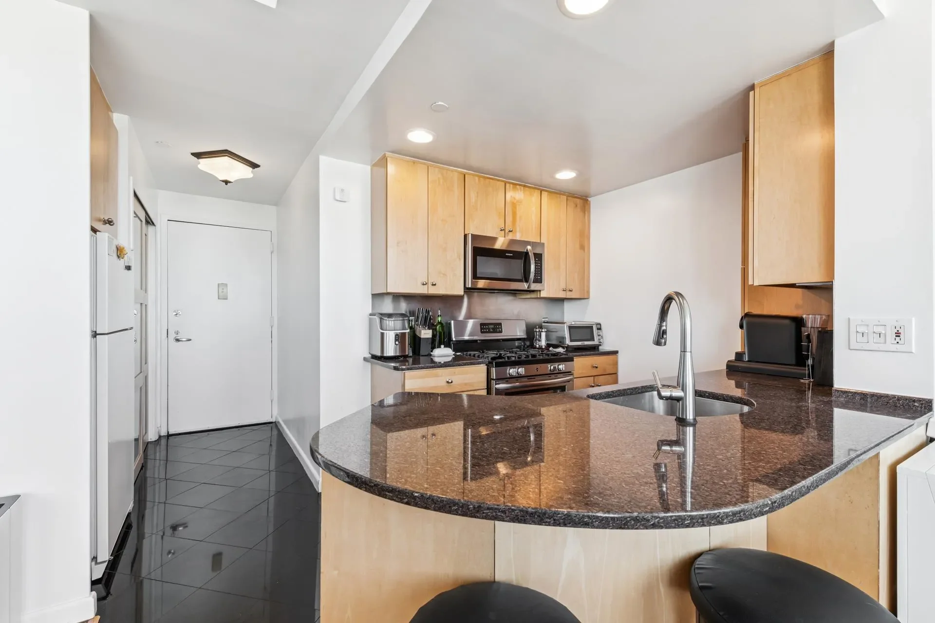 Citylights, 4-74 48TH AVE, New York, New York, United States. - Photo 5