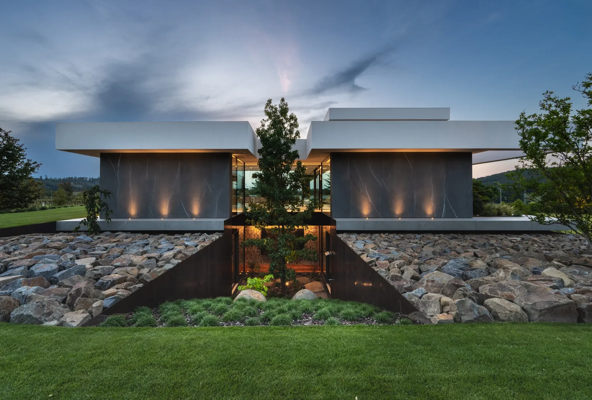 Exterior photo 8