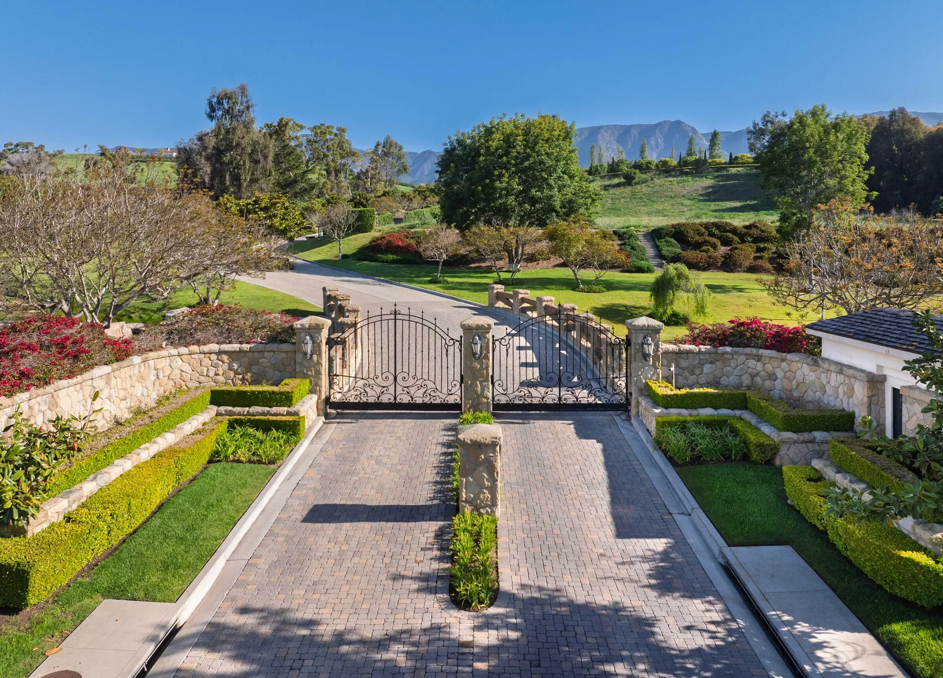 220 Montecito Ranch Lane, Carpinteria, California, United States. - Photo 3