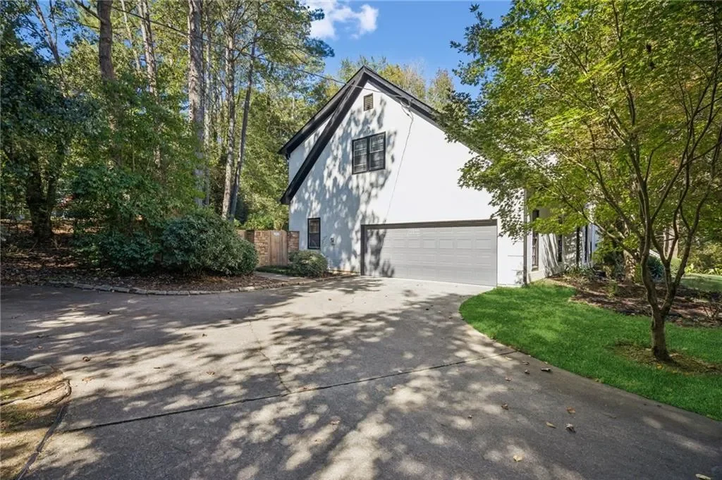 5460 E Idlewood Lane, Atlanta, Georgia, United States. - Photo 53