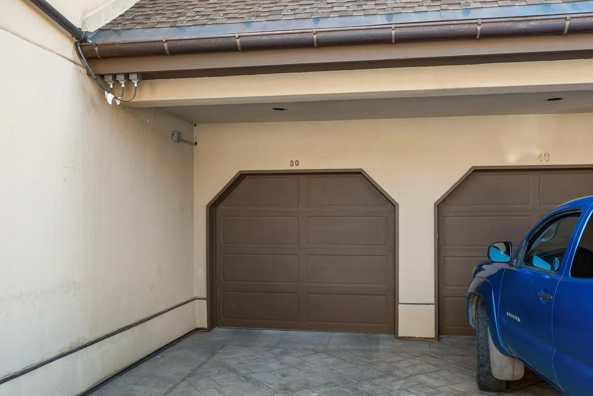 Exterior photo 4
