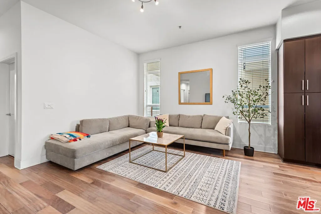 12920 Runway Road 360, Los Angeles, California, United States. - Photo 25