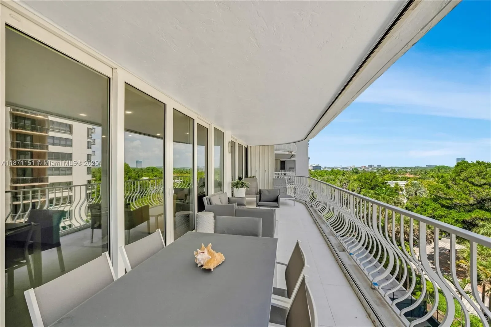 10155 Collins Ave 606, Bal Harbour, Florida, United States. - Photo 11