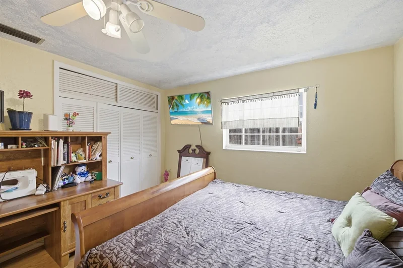 1811 NW 119th Avenue, Pembroke Pines, FL 33026, Pembroke Pines, Florida, United States. - Photo 20