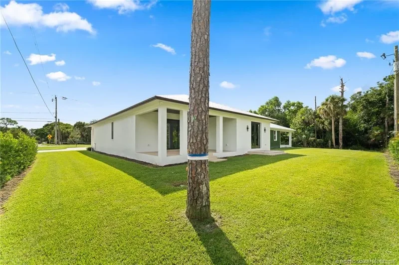 5460 SE Front Avenue, Stuart, Florida, United States. - Photo 36