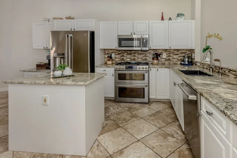 107 Corte Del Rosa, Venice, FL 34285, Venice, Florida, United States. - Photo 15