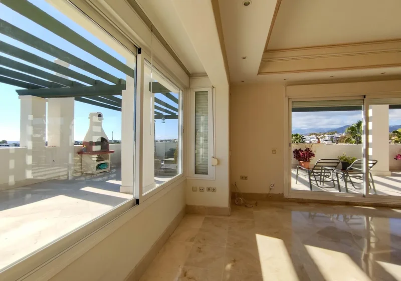 Stunning Penthouse in Nueva Andalucía and Puerto Banús: Exclusive Penthouse in Lorcrimar