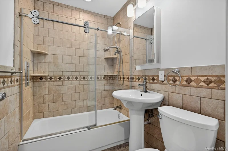 7 Lowland Road, Levittown, NY 11756, Levittown, New York, United States. - Photo 31