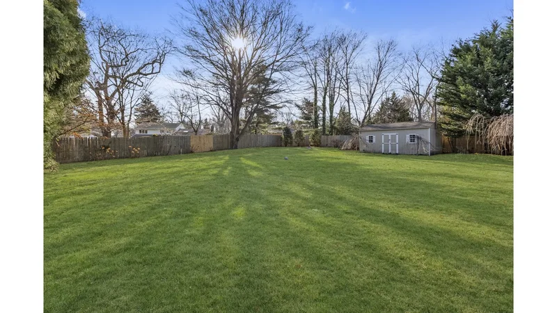 56 Fairfields Lane, Huntington Station, New York, United States. - Photo 23