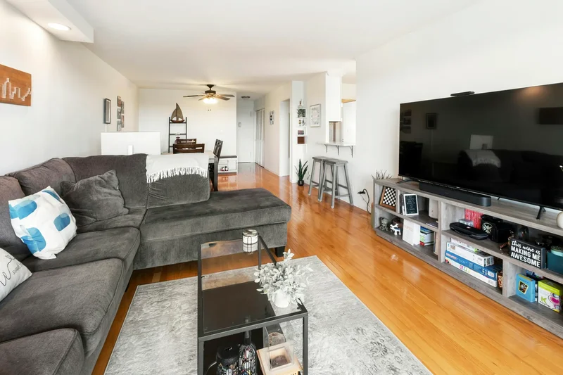 -11 QUEENS BLVD, New York, New York, United States. - Photo 2
