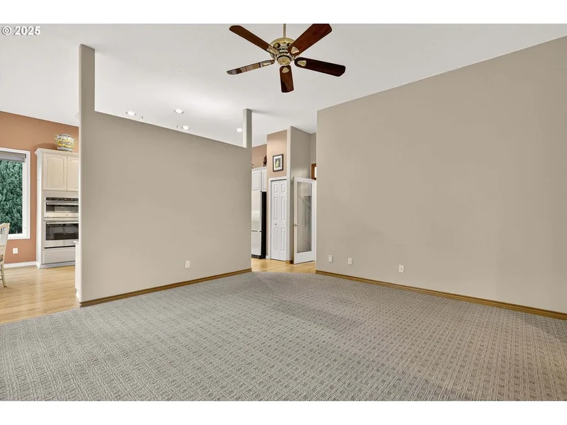14341 SE Terrace Dr, Clackamas, OR 97015, Clackamas, Oregon, United States. - Photo 17