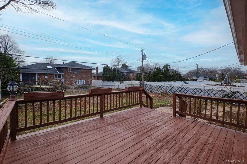 19 Birchwood Park Drive, Syosset, New York, United States. - Photo 9