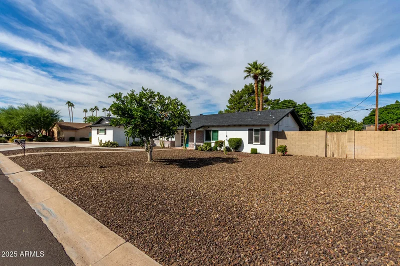 3444 E CAMELBACK Road, Phoenix, AZ 85018, Phoenix, Arizona, United States. - Photo 8