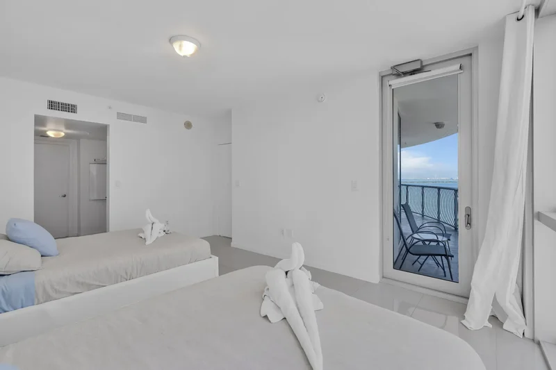 1750 N Bayshore Dr Unit# 1602, Miami, FL 33132, Miami, Florida, United States. - Photo 13