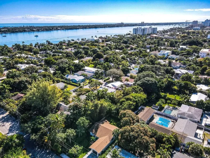 320 33rd Street, West Palm Beach, Florida, United States. - Photo 17
