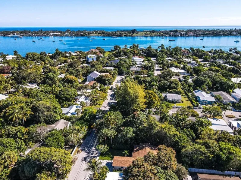 320 33rd Street, West Palm Beach, Florida, United States. - Photo 18