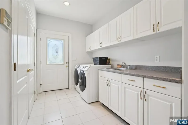 32 Laurie Drive, Englewood Cliffs, NJ, 07632, USA, Englewood Cliffs, New Jersey, United States. - Photo 17
