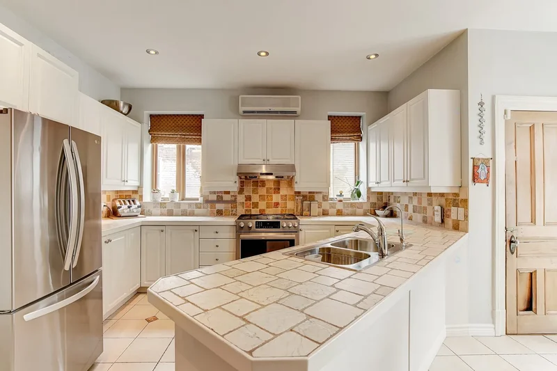 418 Av. Grosvenor, Westmount, Quebec, Canada. - Photo 17