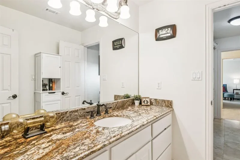 3113 Overlook Circle, Lewisville, Texas, United States. - Photo 10