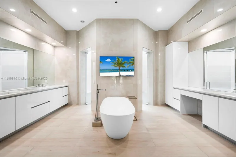 2800 NE 40th St, Fort Lauderdale, Florida, United States. - Photo 83