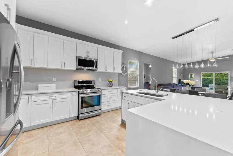 717 NE 22nd Dr, Wilton Manors, Florida, United States. - Photo 7