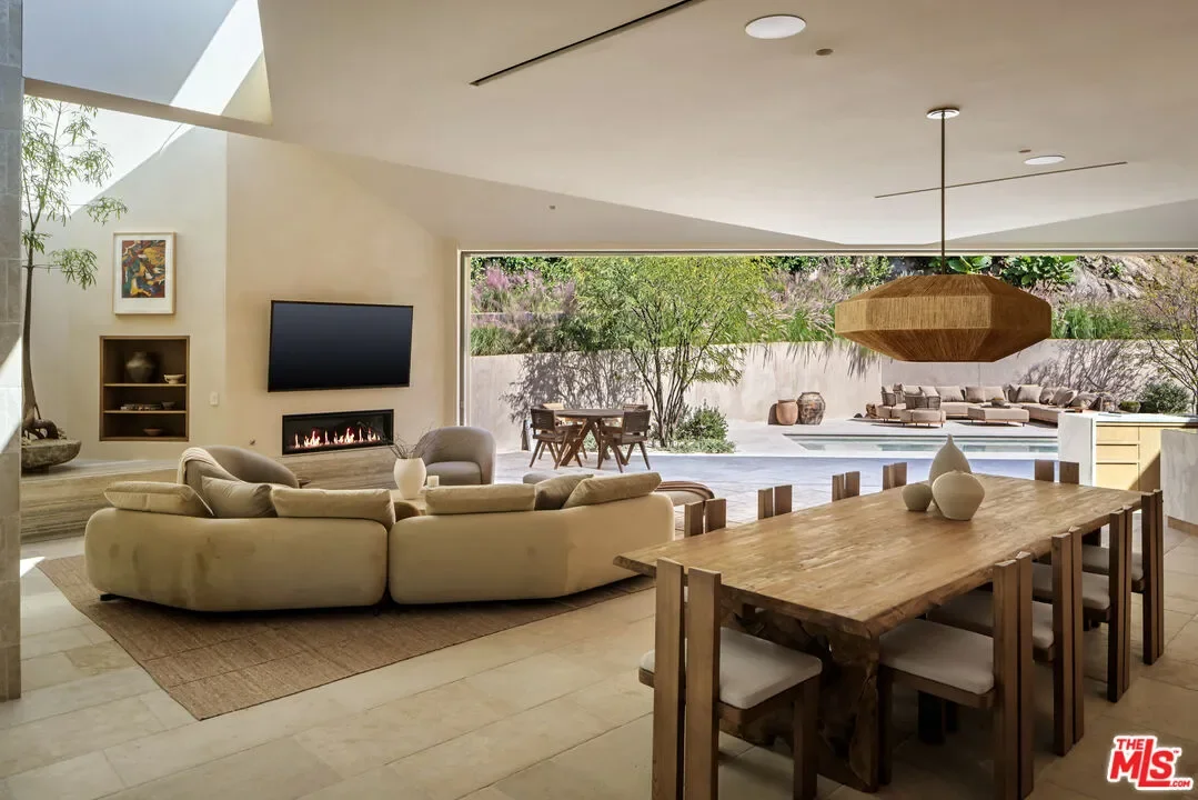 1600 Rising Glen Rd, Los Angeles, California, United States. - Photo 6