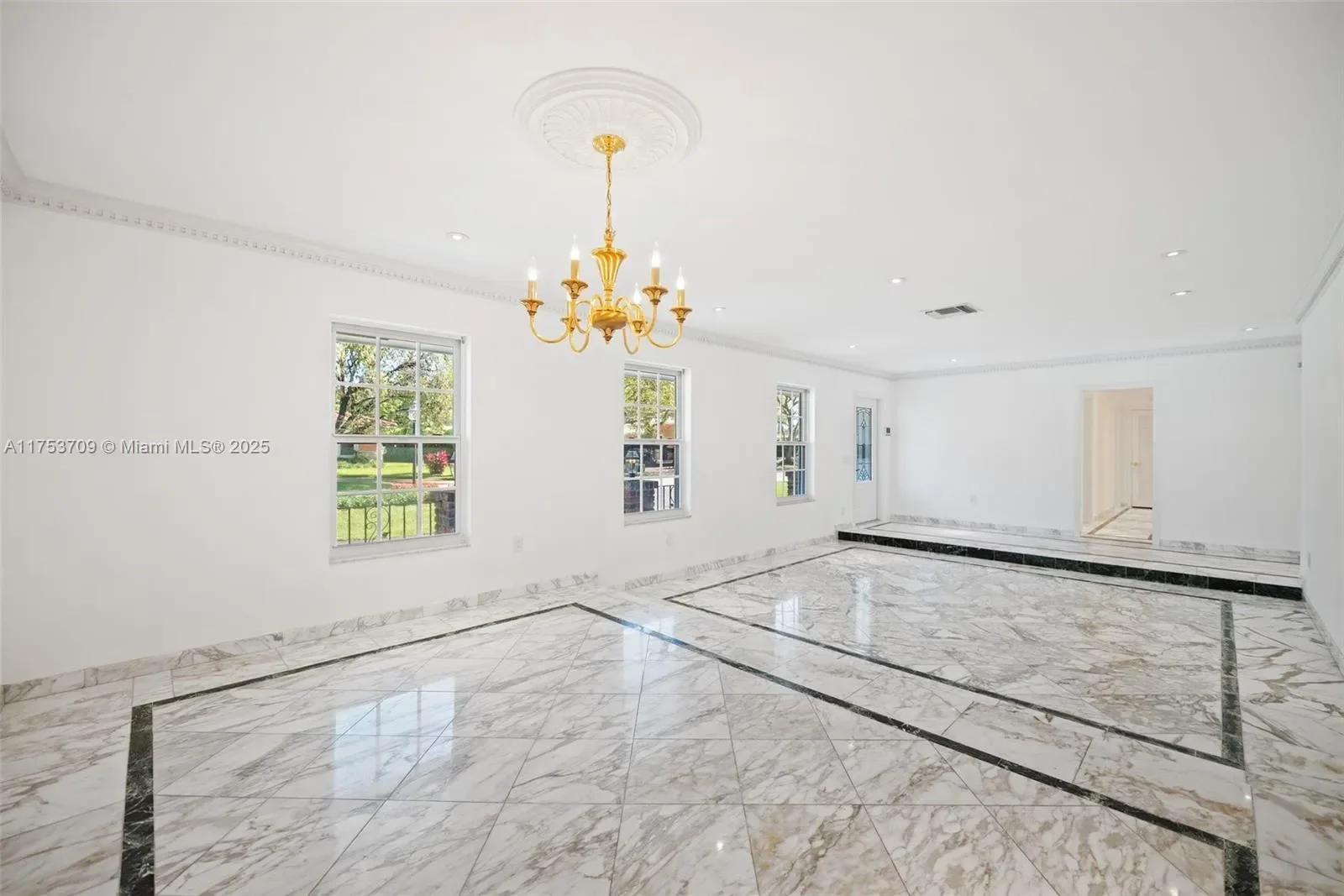 13060 SW 70th Ave, Coral Gables, Florida, United States. - Photo 8