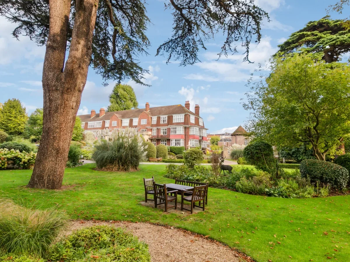 Friars Lane, London, TW9, Richmond, England, United Kingdom. - Photo 15