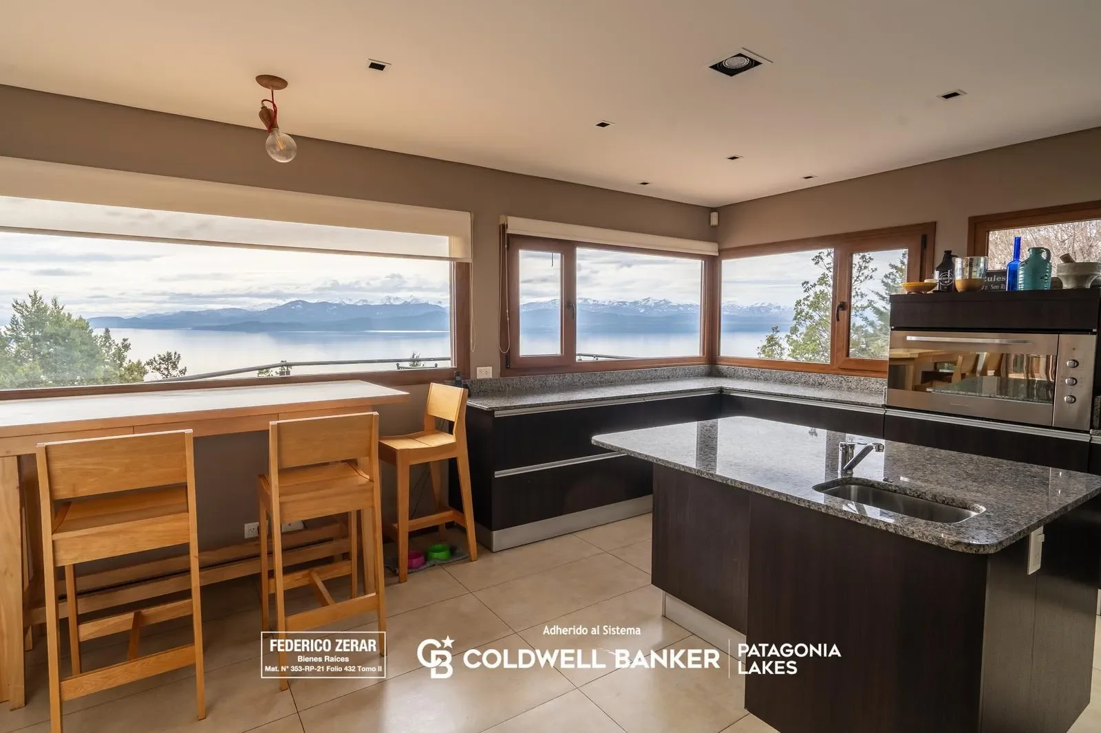 VENTA - Exclusiva casa de 8 ambientes, 5 dormitorios, 6 baños en barrio Las Vertientes, Bariloche, San Carlos de Bariloche, Río Negro, Argentina. - Photo 13
