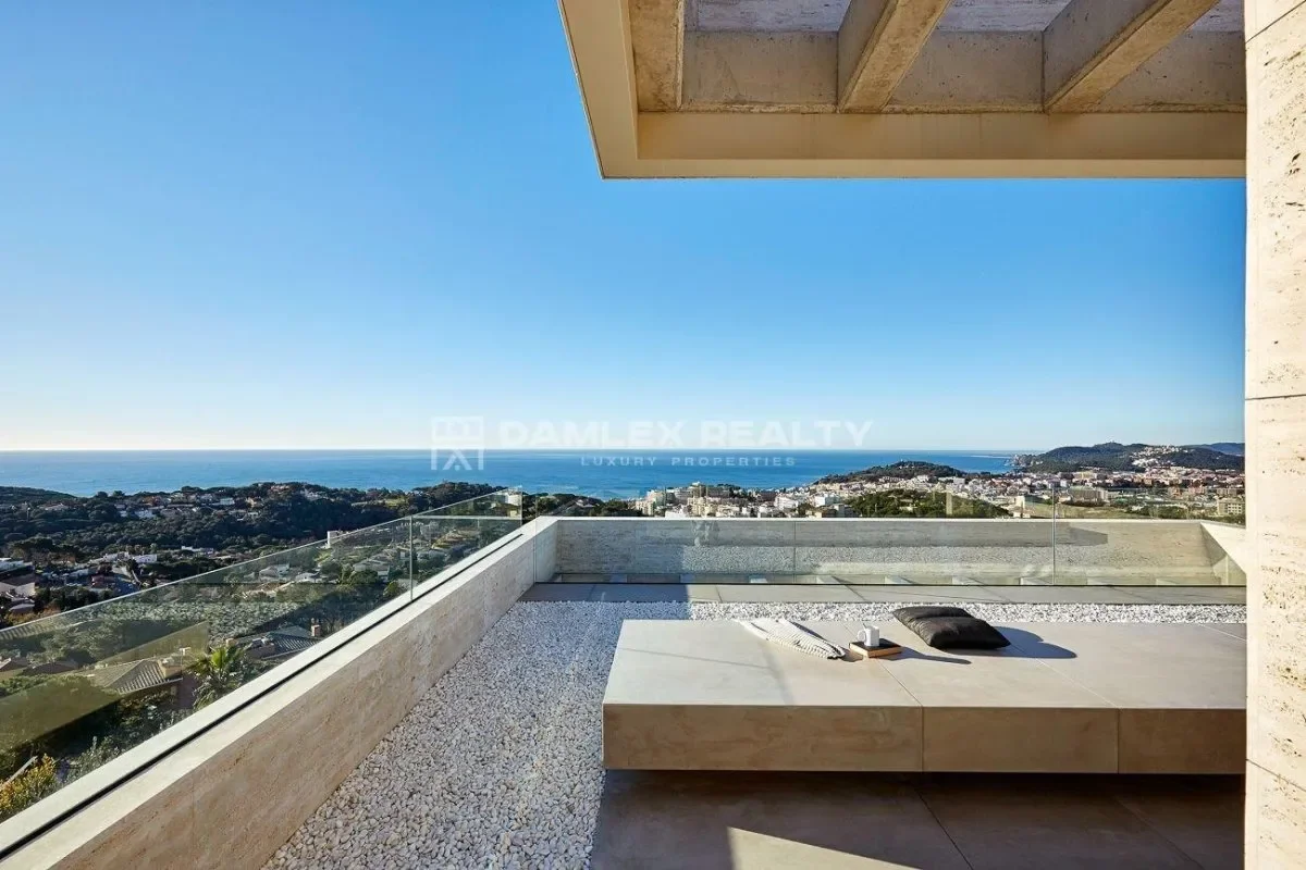 Exterior photo 7