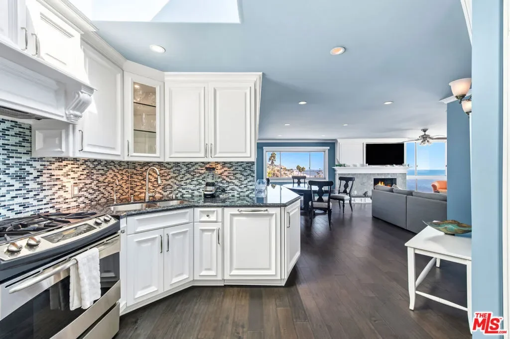 22548 Pacific Coast Highway 401, Malibu, California, United States. - Photo 13
