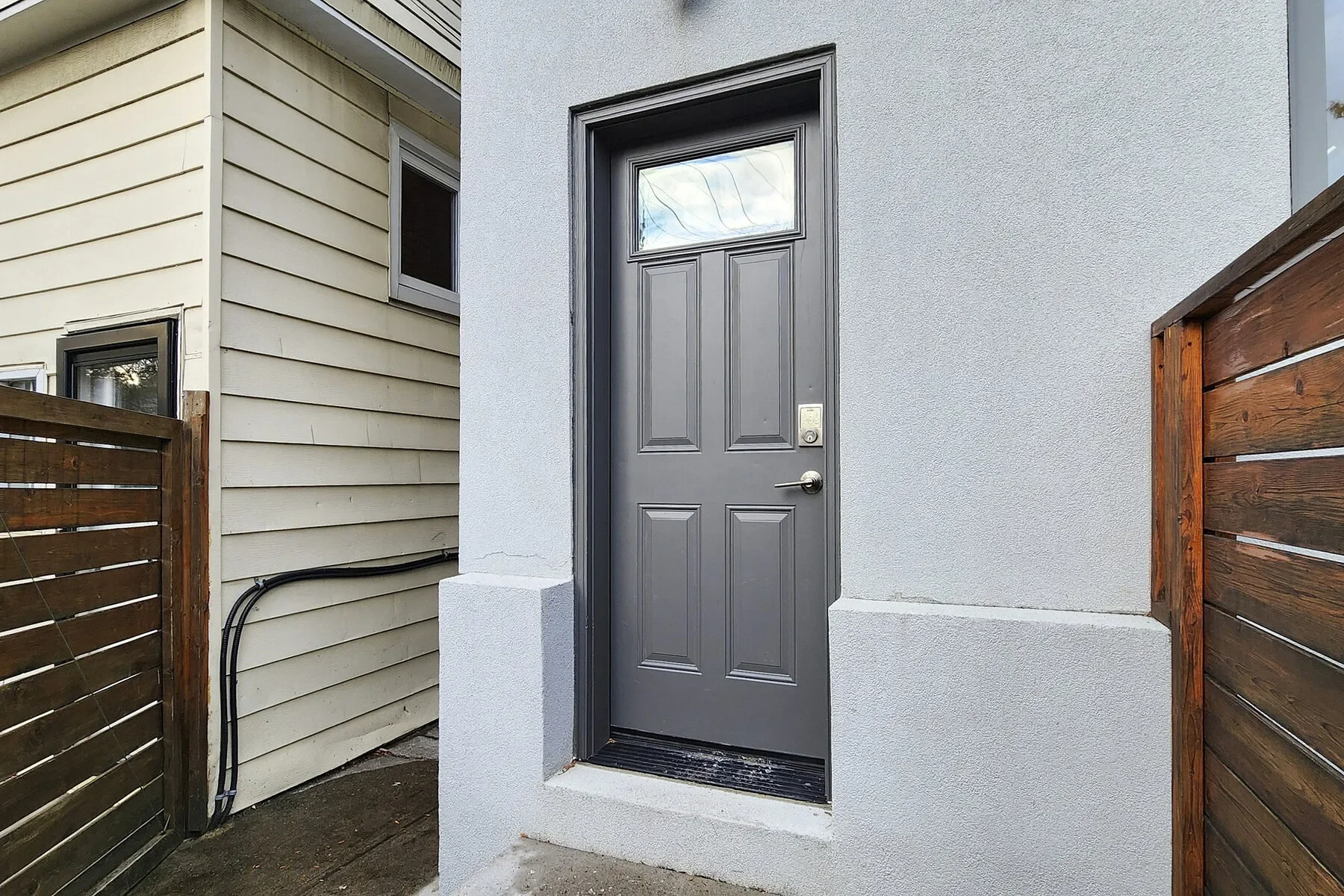Exterior photo 12