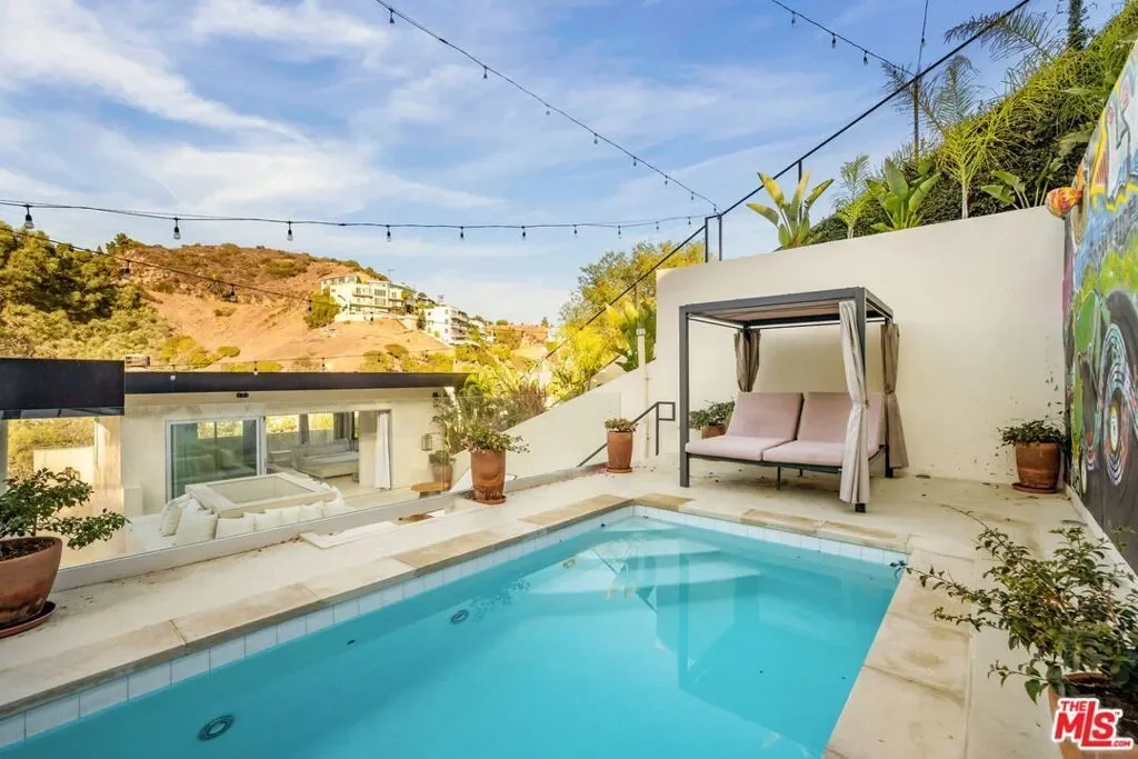 2407 San Marco Drive, Los Angeles, California, United States. - Photo 17