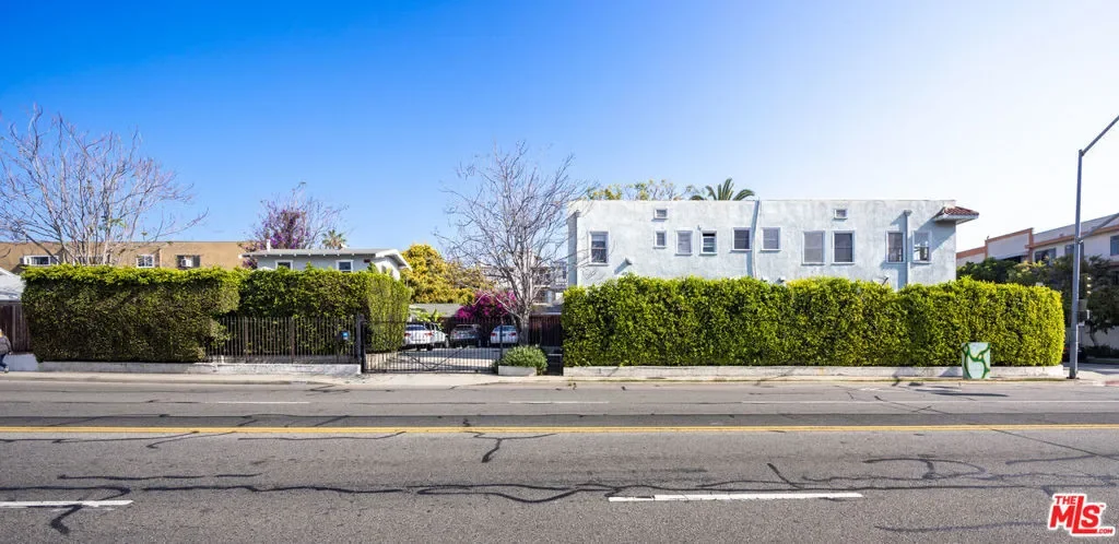 7401 Fountain Avenue, Los Angeles, California, United States. - Photo 1