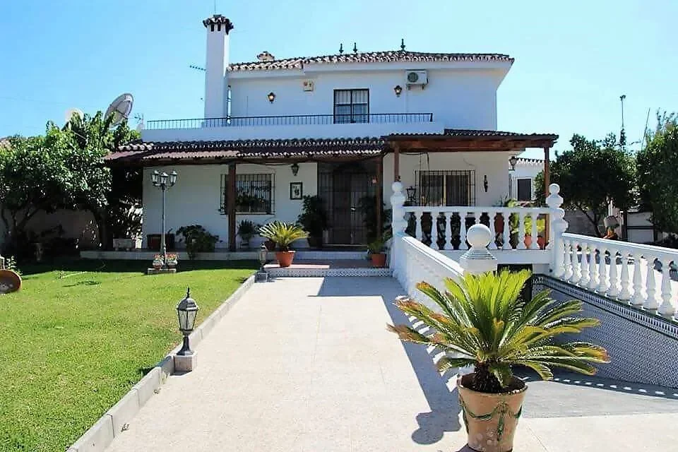 Exterior photo 3