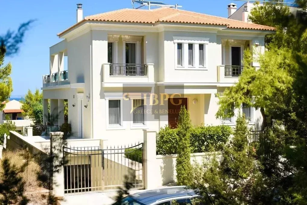 Exterior photo 4